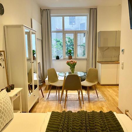 Gemuetliches Studio Apartment Вена Экстерьер фото