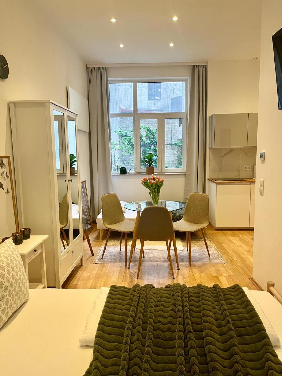 Gemuetliches Studio Apartment Вена Экстерьер фото